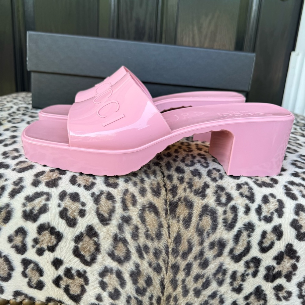 GUCCI Pink Rubber GG Platform Slide Sandals - Picture 7 of 16